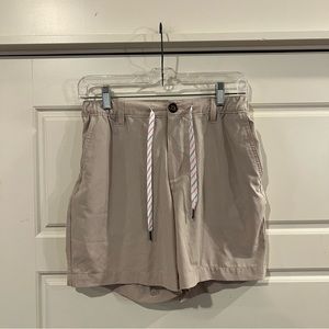Chubbies Men’s Khaki 6” Inseam Shorts Size Small